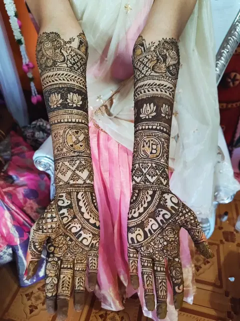bridal figure full hand mehndi design