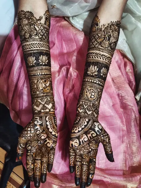 bridal figure full hand mehndi design