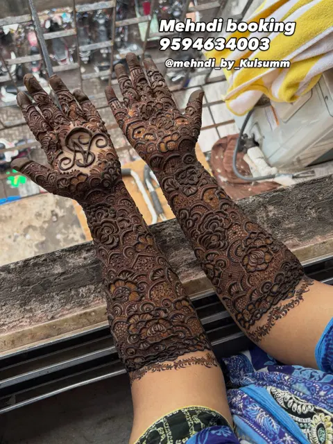 front hand mehndi design