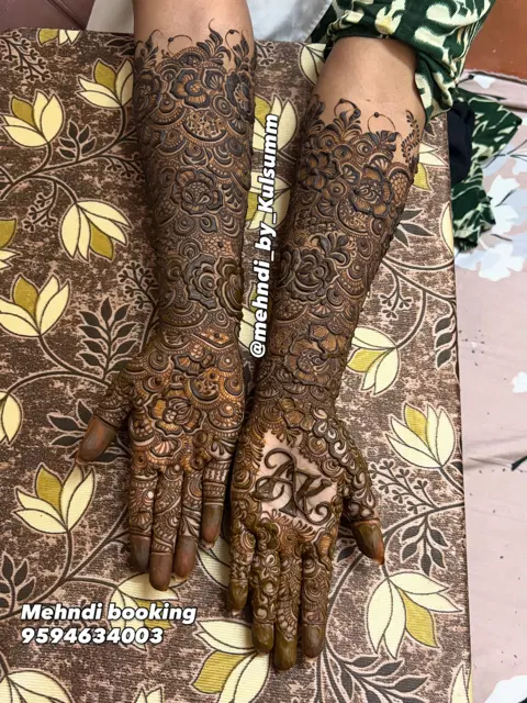 figure full hand mehndi design