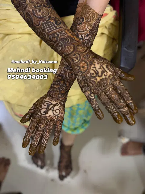 figure full hand mehndi design