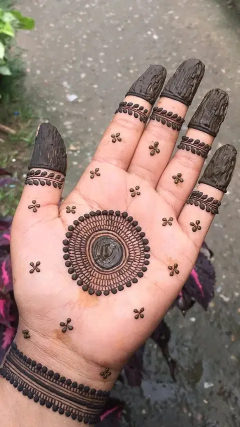 arabic simple circle front hand mehndi design