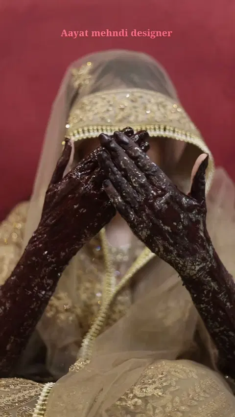 back hand mehndi design