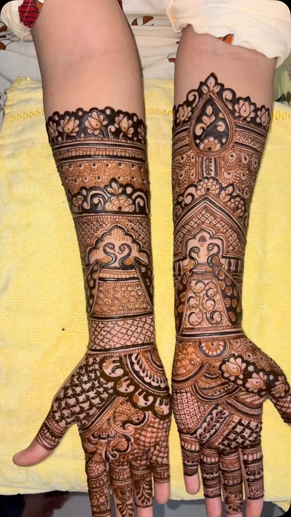 Bridal Indian Foot Mehndi Design with Figures
