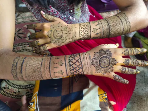 bridal back hand mehndi design
