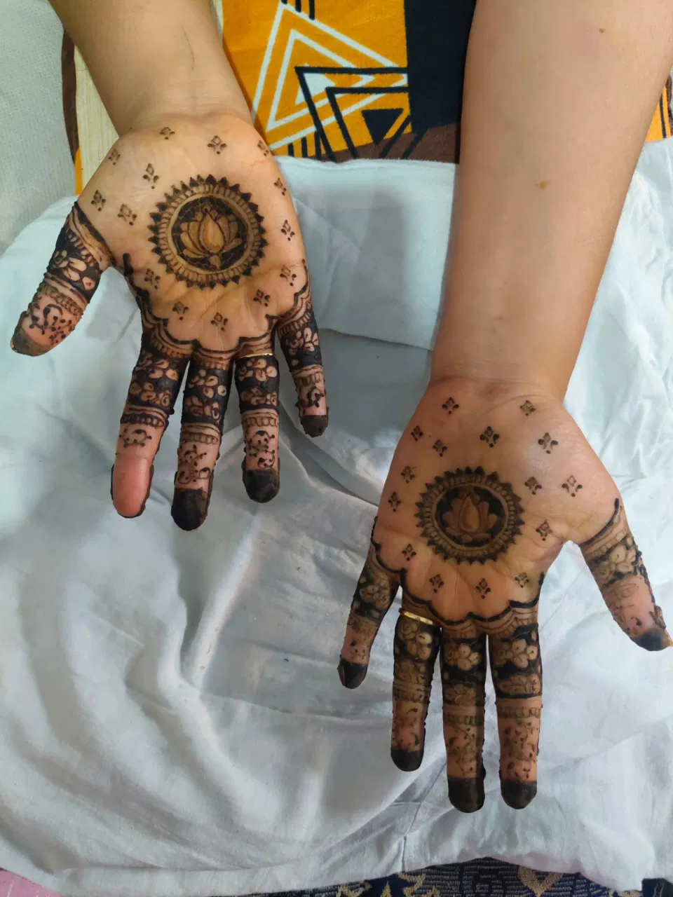 Bridal Front Hand Mehndi Design with Gol Tikki