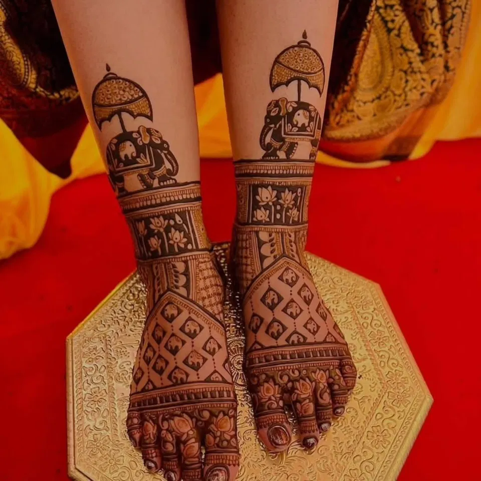 Foot Mehndi Design with Figures