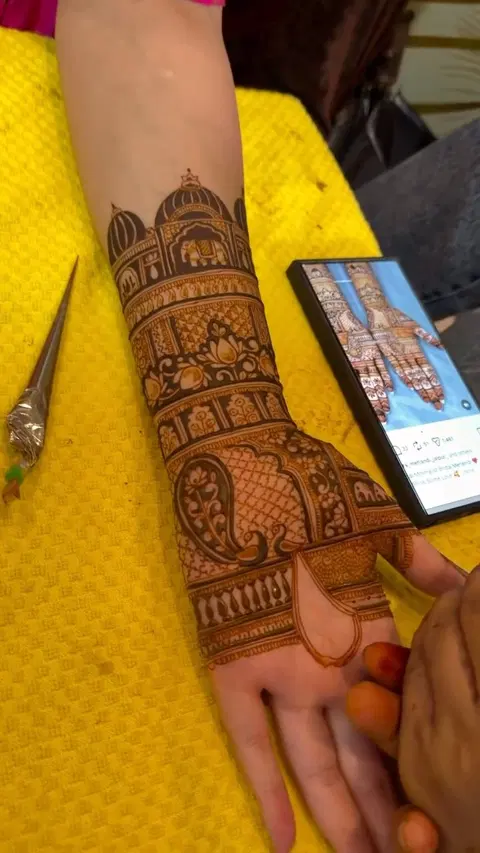 full hand mehndi design