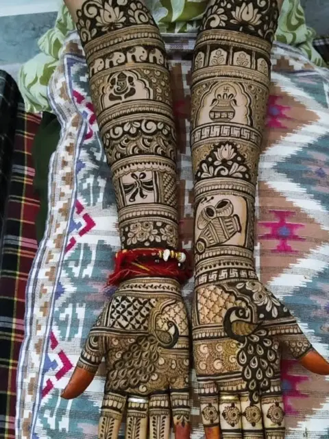 bridal figure finger mehndi design