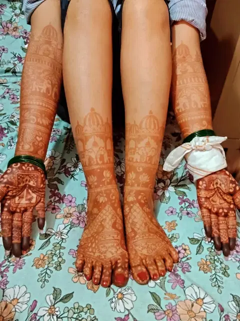 figure mehndi design