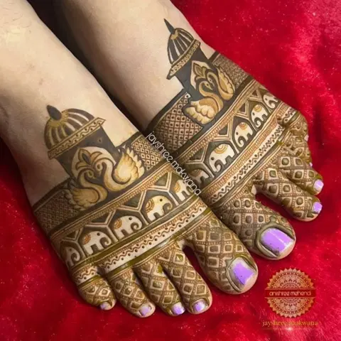 figure foot mehndi design