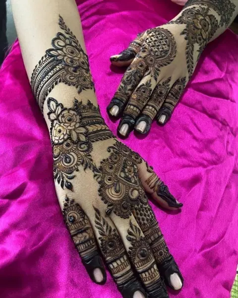 full hand mehndi design