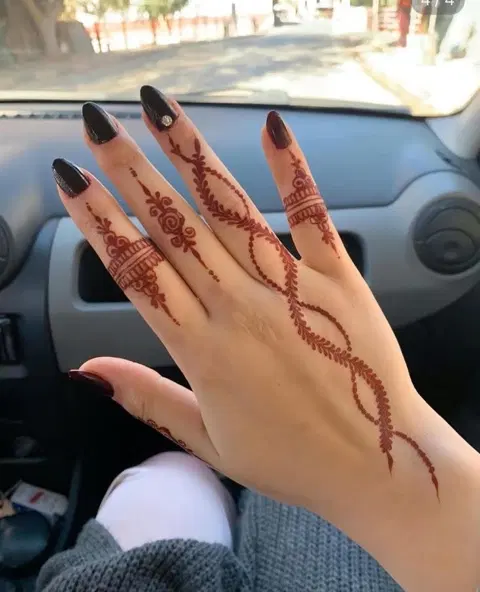 arabic minimal bel back hand mehndi design