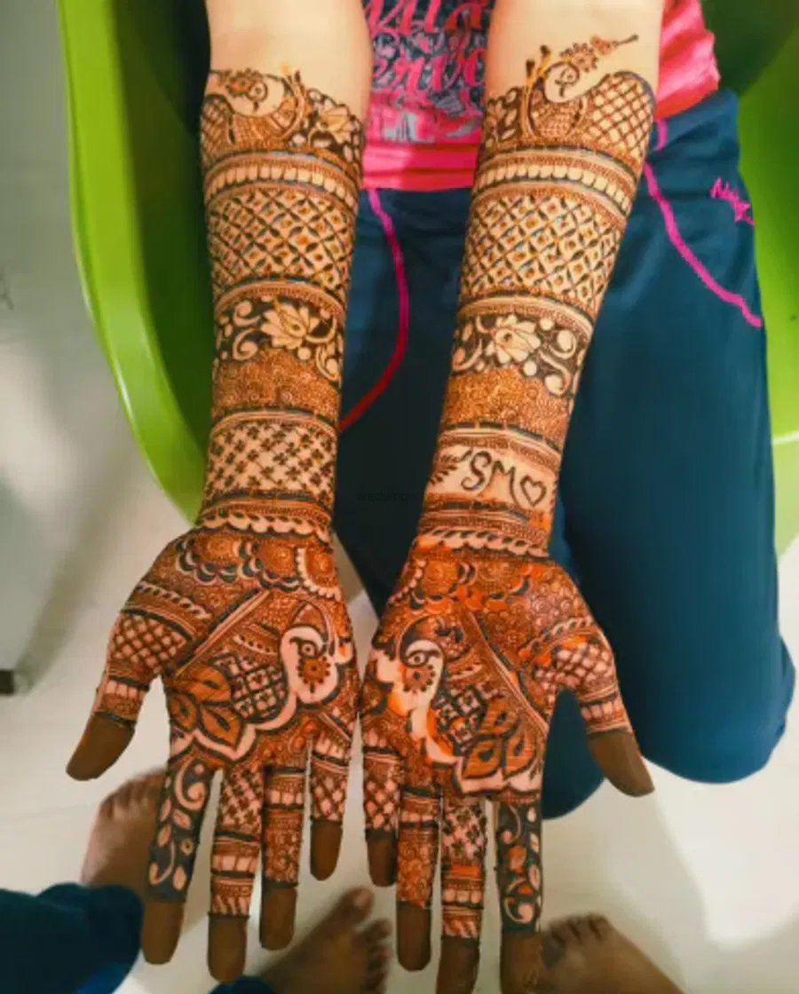 Full Hand Mehndi Design with Figures