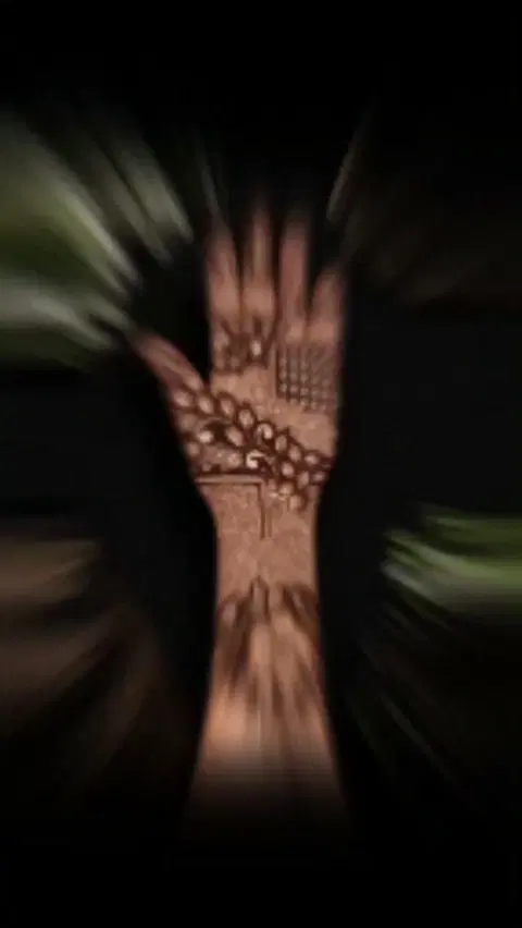 simple front hand mehndi design