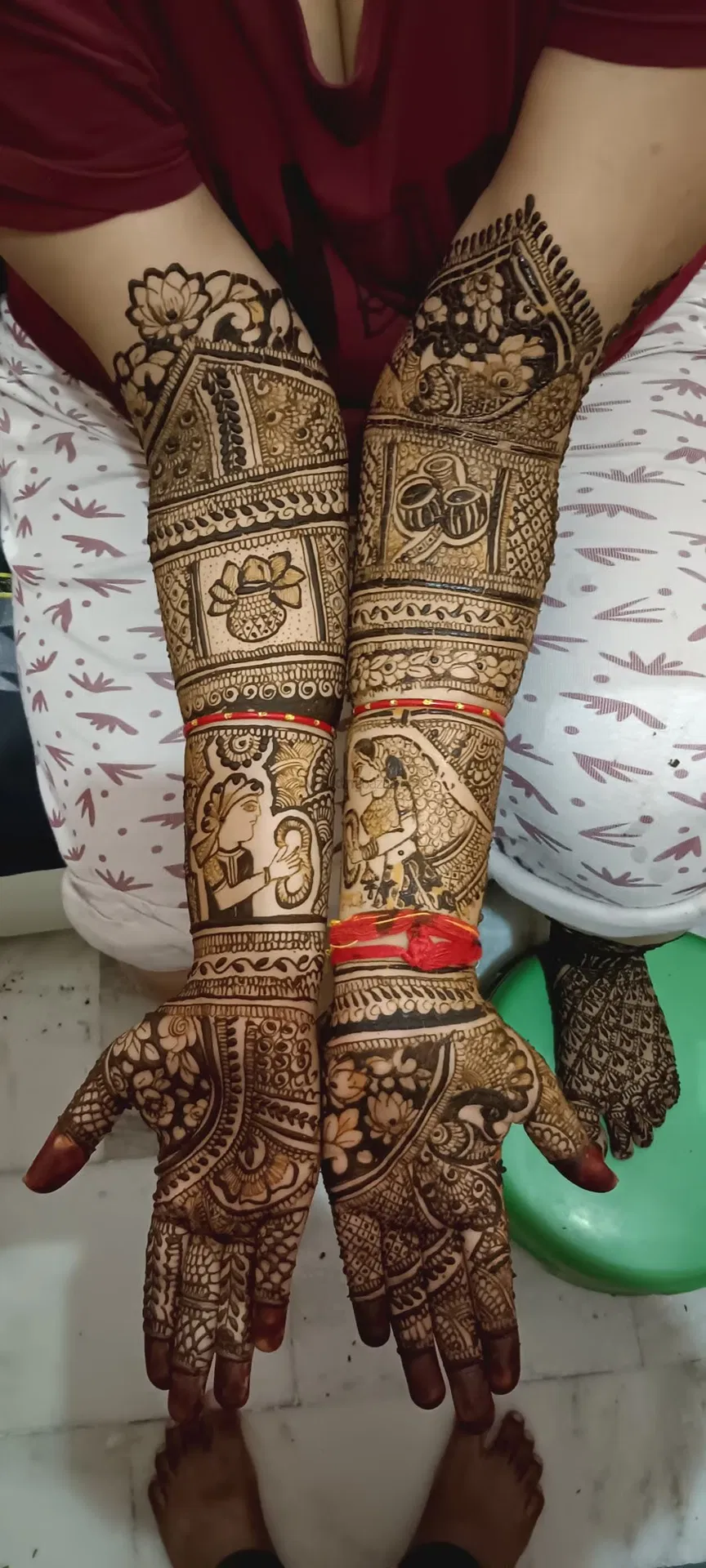 Mehndi Design with Figures
