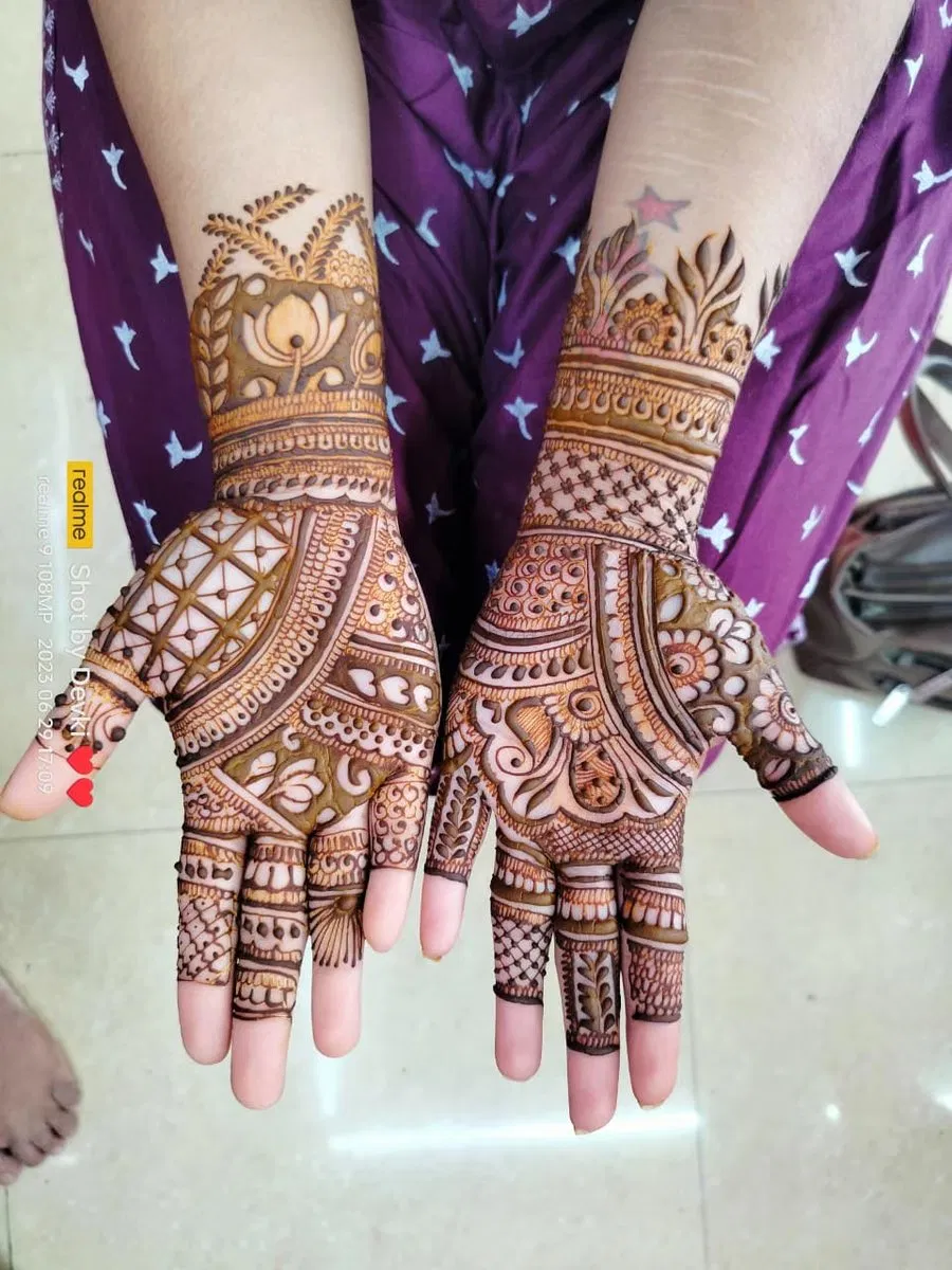 Front Hand Mehndi Design