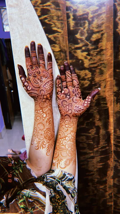 full hand mehndi design