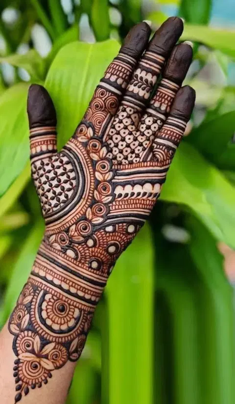 bridal stylish circle front hand mehndi design