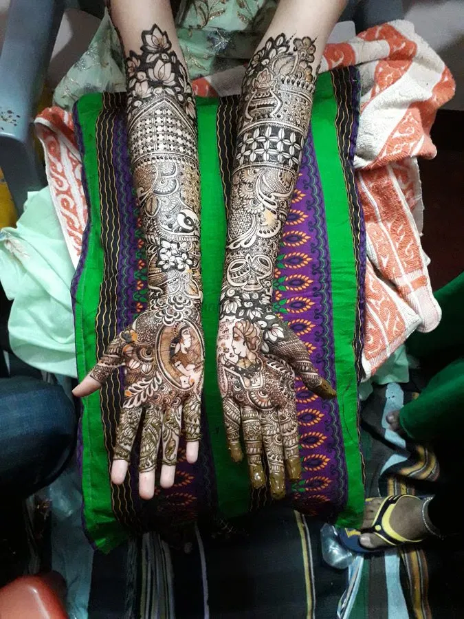 Front Hand Mehndi Design (2)