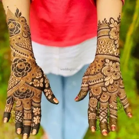 back hand mehndi design