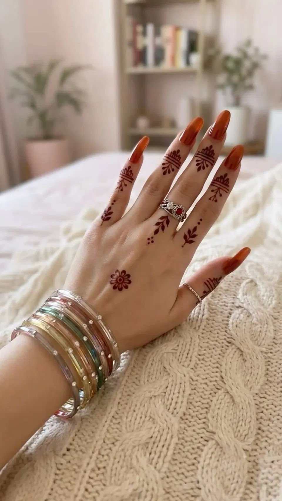 Aesthetic Arabic Back Hand Mehndi Design with Moon (2)