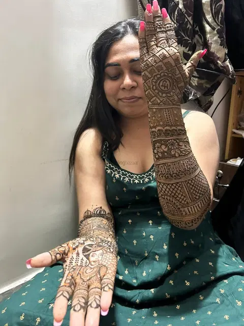 full hand mehndi design