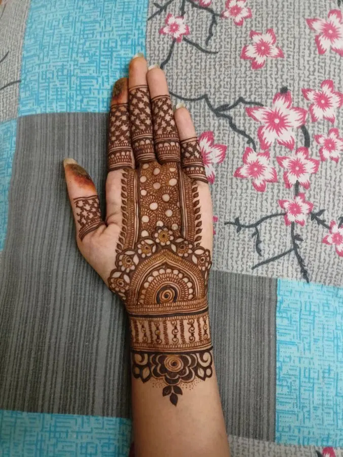 Front Hand Mehndi Design