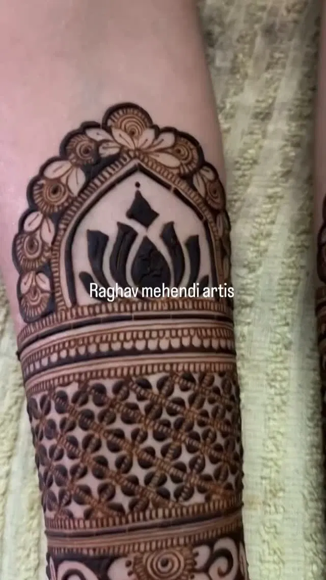 Front Hand Mehndi Design with Figures