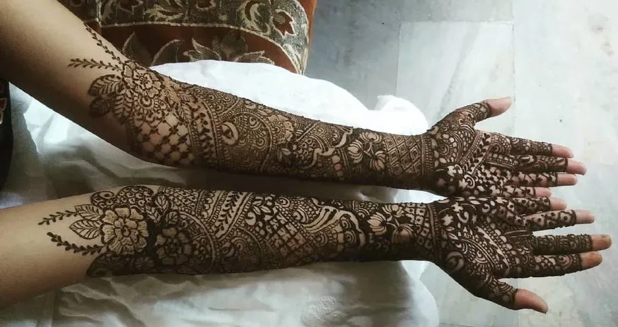 Front Hand Mehndi Design