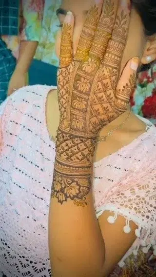 back hand mehndi design