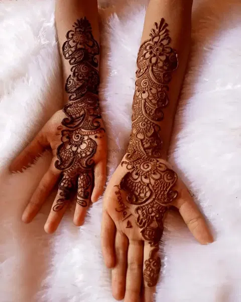 front hand mehndi design