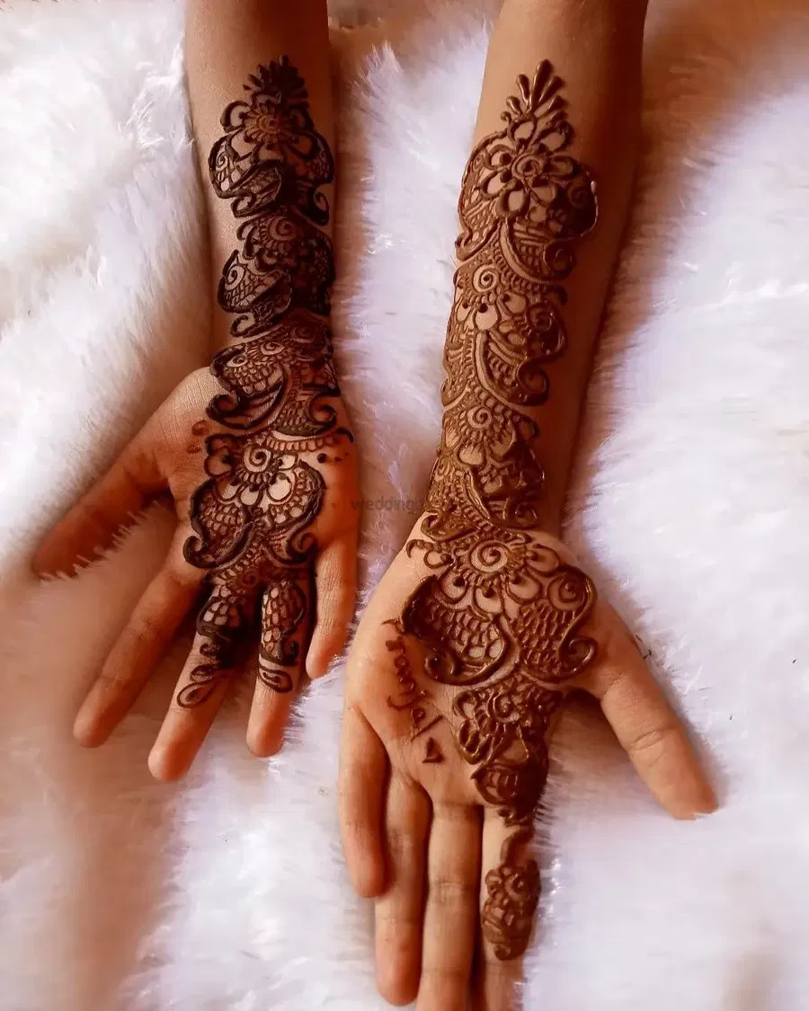 Front Hand Mehndi Design