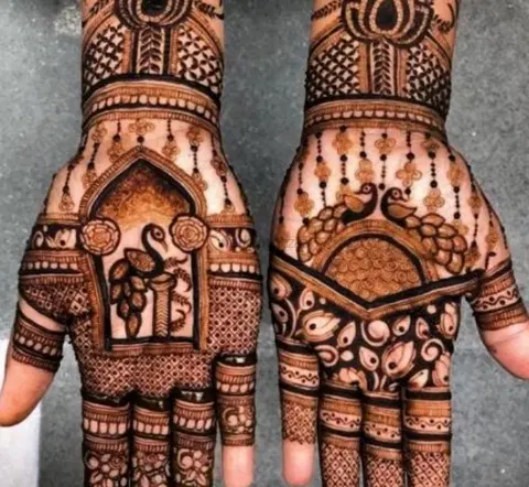 back hand mehndi design