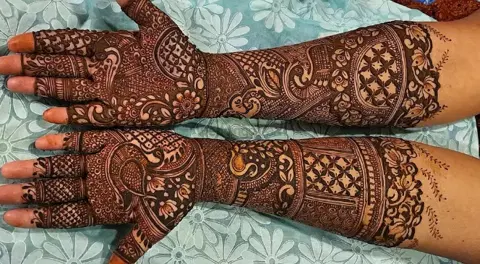 full hand mehndi design