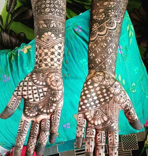 back hand mehndi design