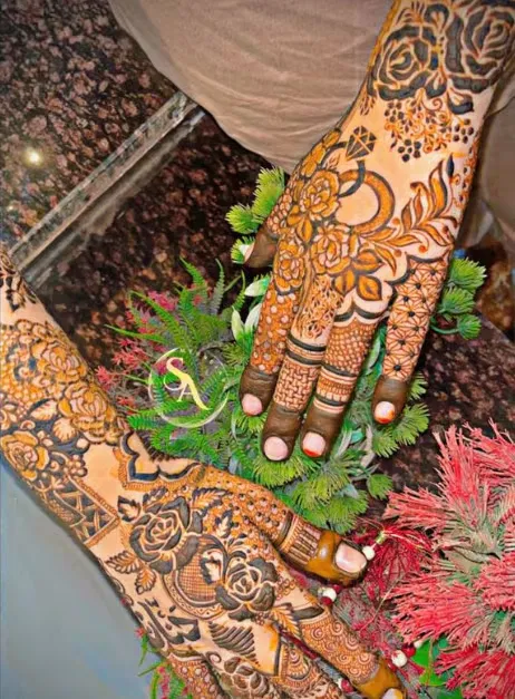Back Hand Mehndi Design