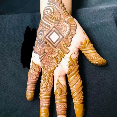back hand mehndi design