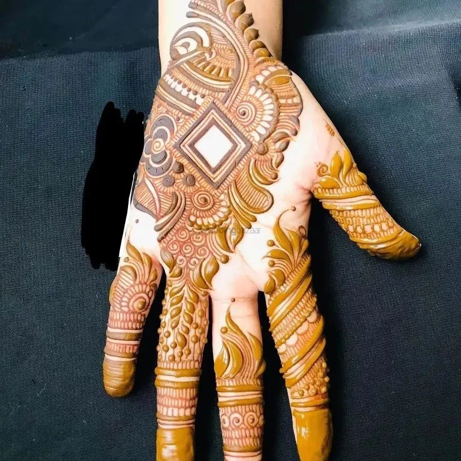 Back Hand Mehndi Design