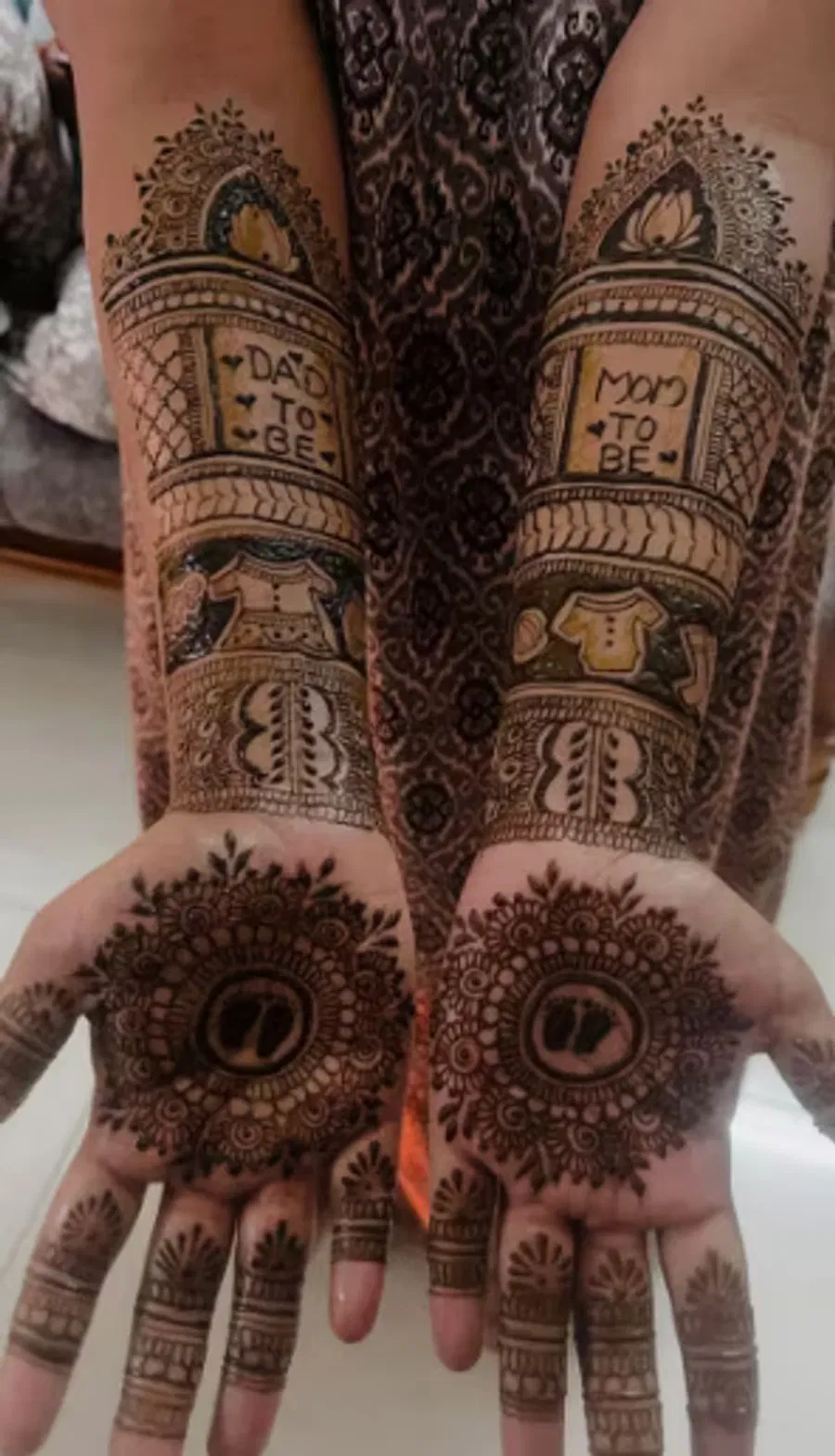 Front Hand Mehndi Design with Figures