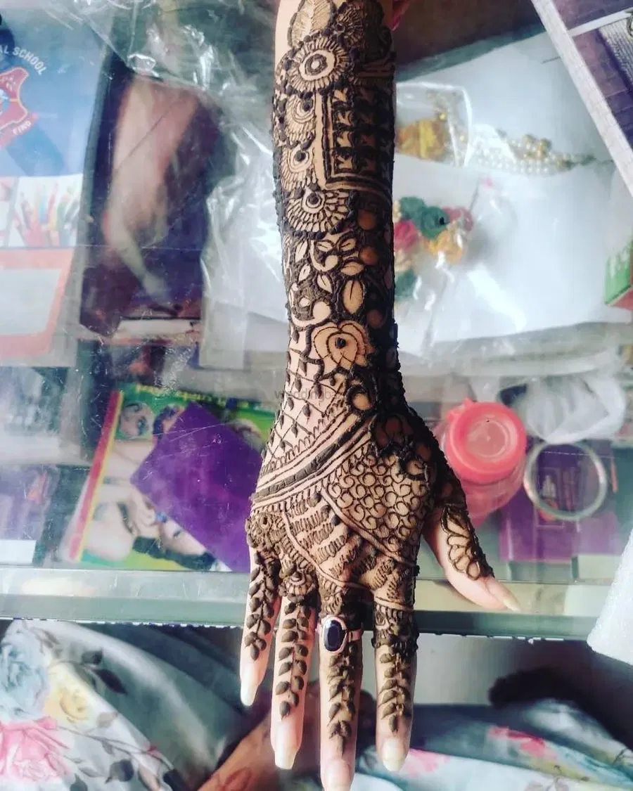 Back Hand Mehndi Design