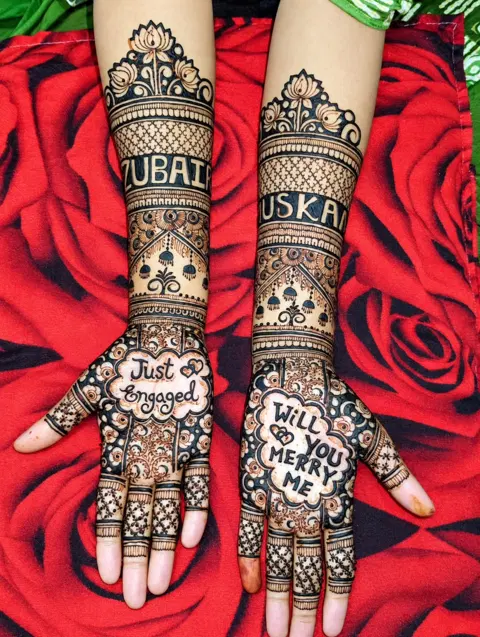 figure full hand mehndi design