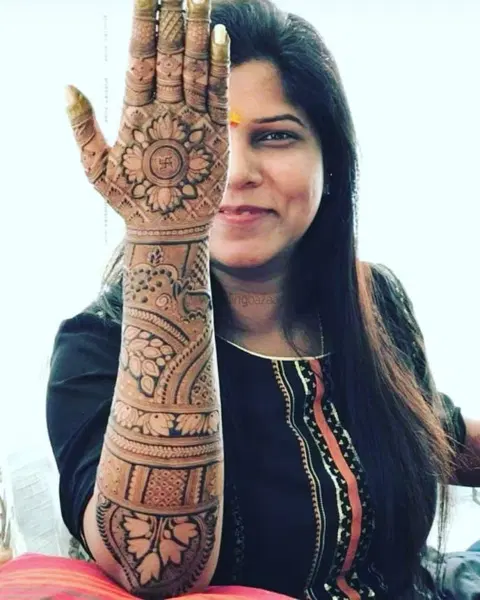 full hand mehndi design
