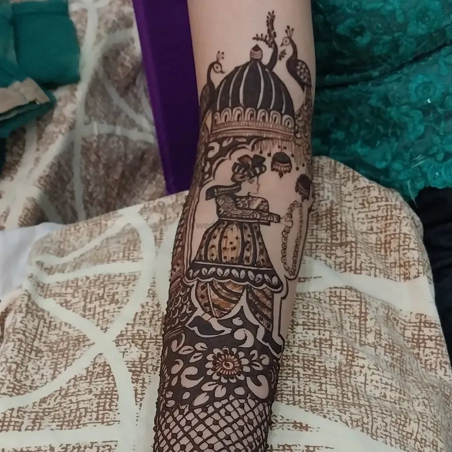 Front Hand Mehndi Design with Figures