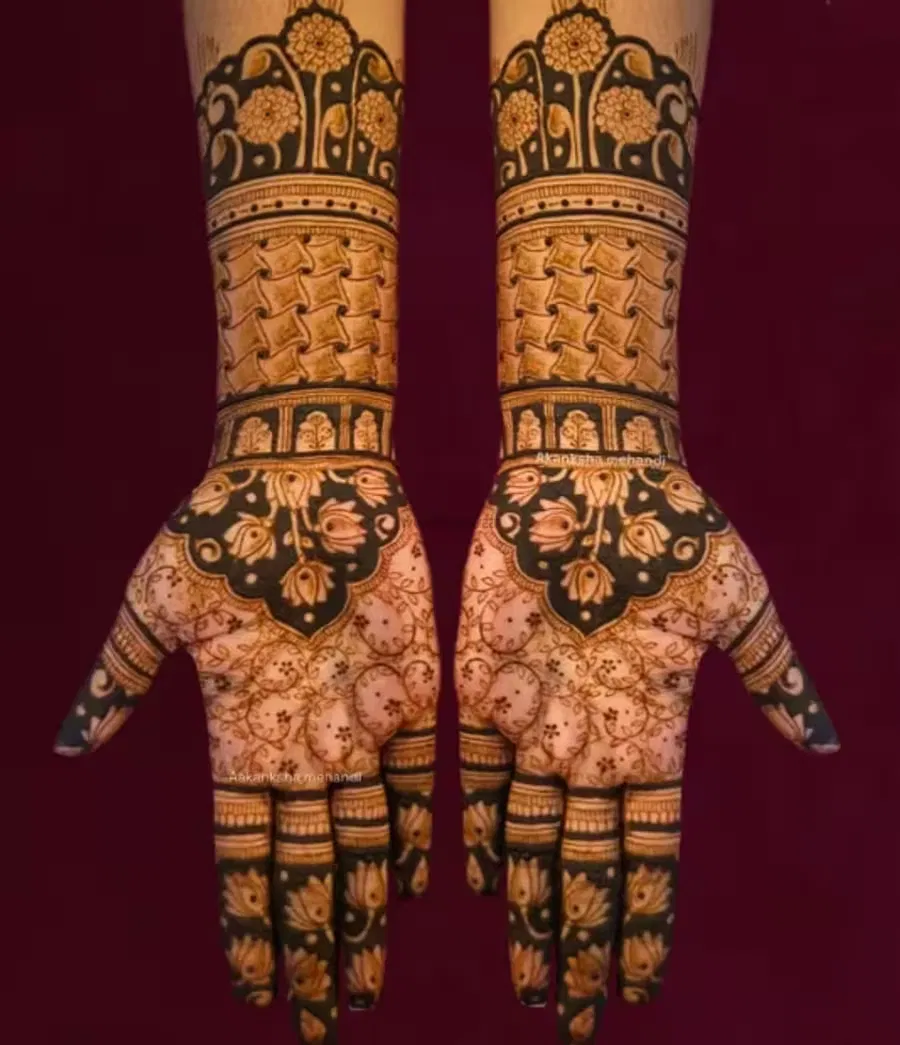 Mehndi Design with Figures