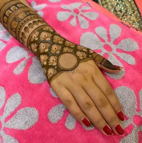 front hand mehndi design