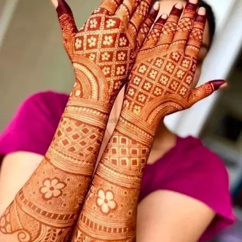 back hand mehndi design