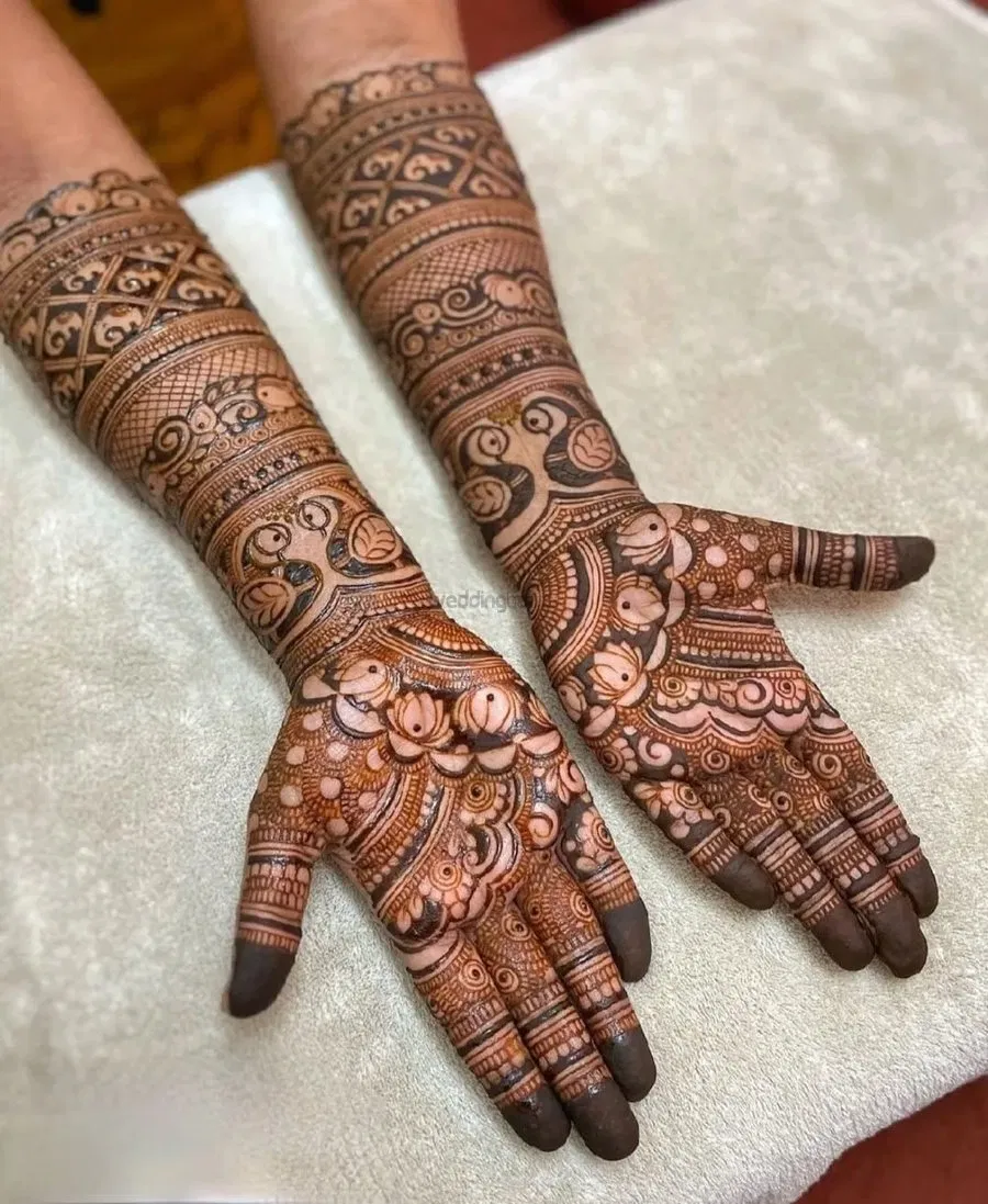 Front Hand Mehndi Design