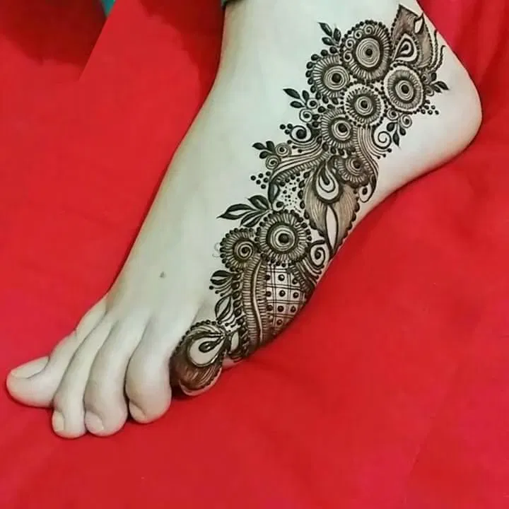 Arabic Back Hand Mehndi Design