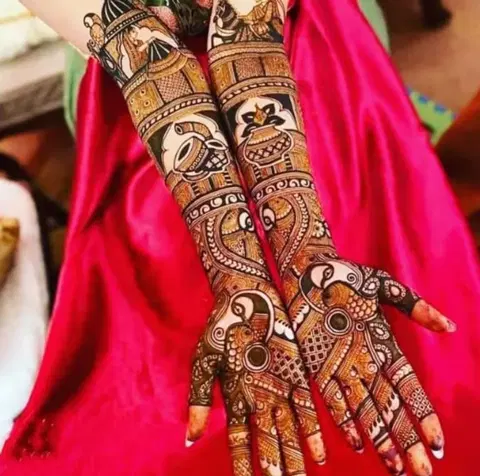 figure back hand mehndi design